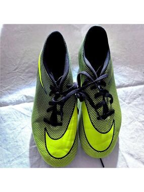 Nike Jr Bravata II FG Soccer Cleats Black/Volt Unisex Youth 4